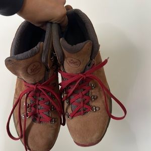 Gently loved men’s Danner boots size 9.5
